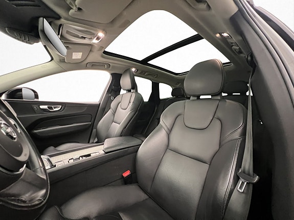 Volvo XC60 12 of 30