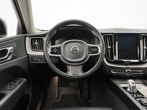 Volvo XC60 14 of 30