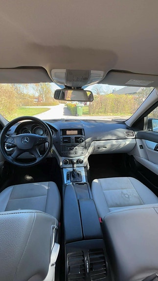 Mercedes-Benz C220 7 of 7