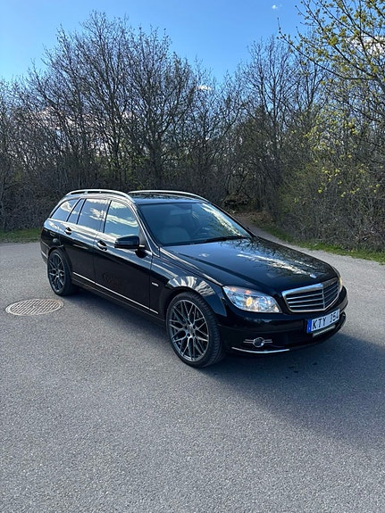 Mercedes-Benz C220 4 of 7