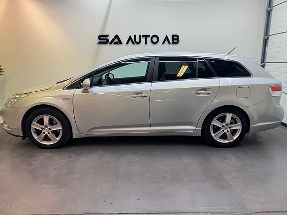 Toyota Avensis 5 of 5