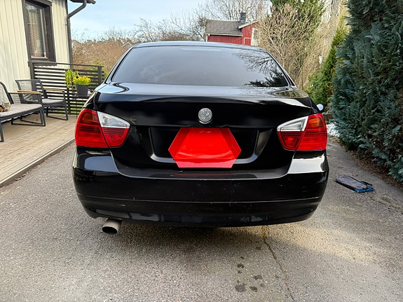 BMW 320i 6 of 7