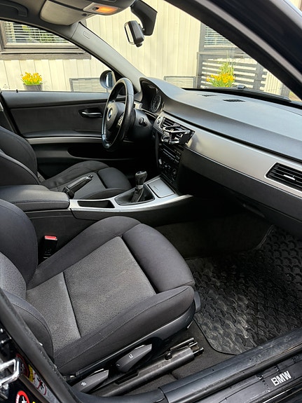 BMW 320i 7 of 7