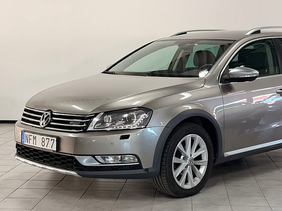 Volkswagen Passat Alltrack 3 of 5