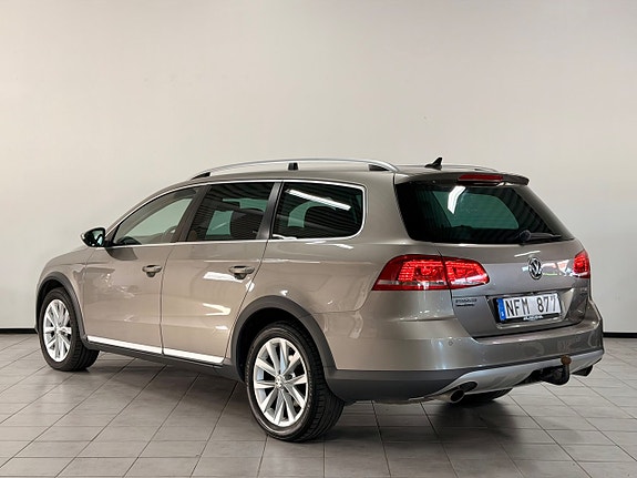 Volkswagen Passat Alltrack 4 of 5