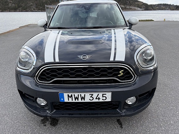 MINI Countryman Cooper SE 2 of 8