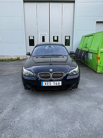 BMW 530i 2 of 10