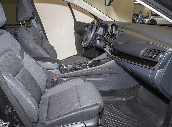 Nissan Qashqai 2 of 5