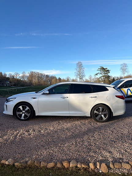 Kia Optima 4 of 24