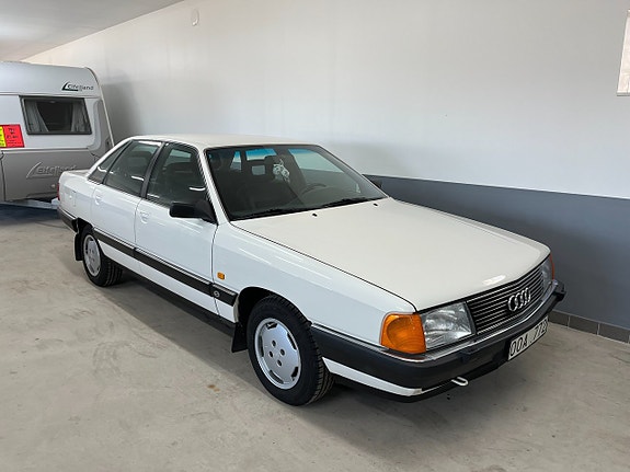 Audi 100