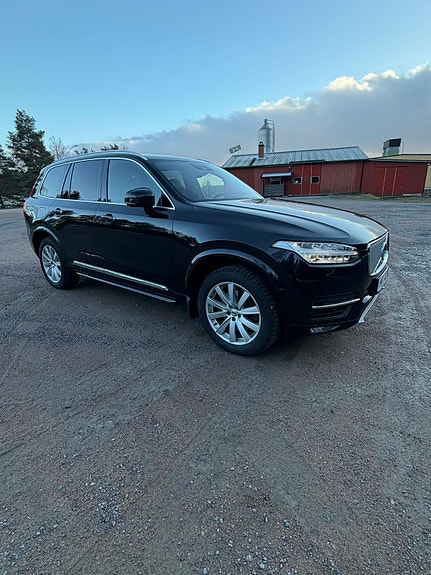 Volvo XC90 4 of 5
