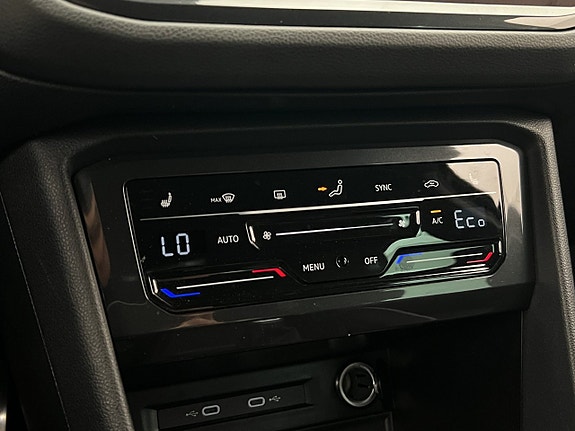 Volkswagen Tiguan 21 of 30