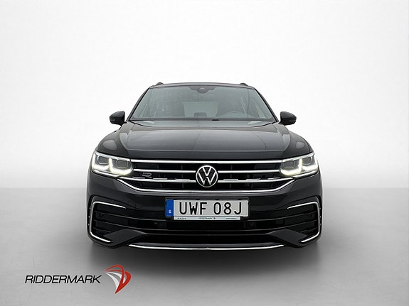Volkswagen Tiguan 2 of 5