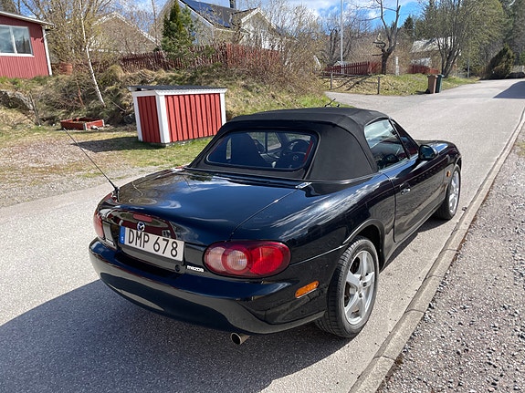 Mazda MX-5 2 of 5