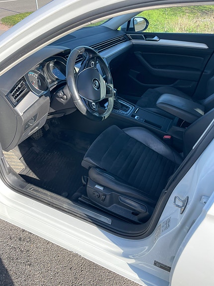 Volkswagen Passat 3 of 5