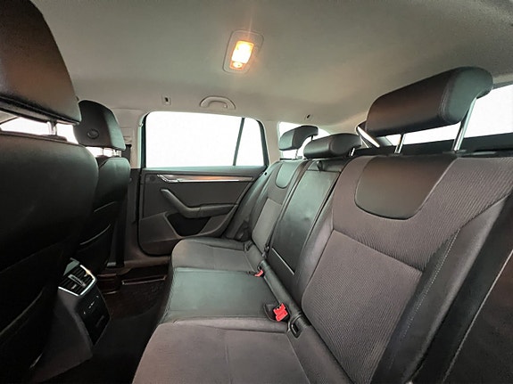 Skoda Octavia 14 of 30