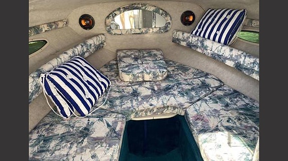 Sea Ray 215 Express Cruiser 5 of 8