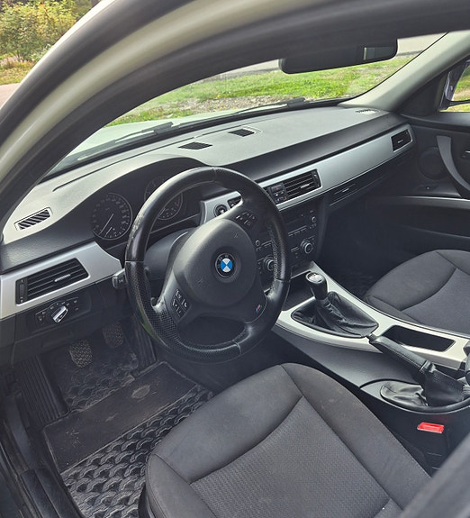 BMW 318i 5 of 9