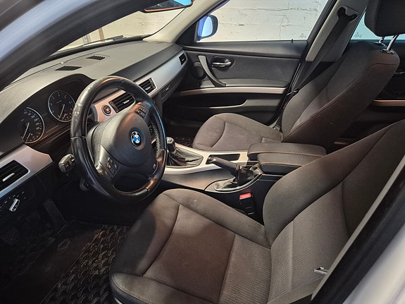 BMW 318i 7 of 9