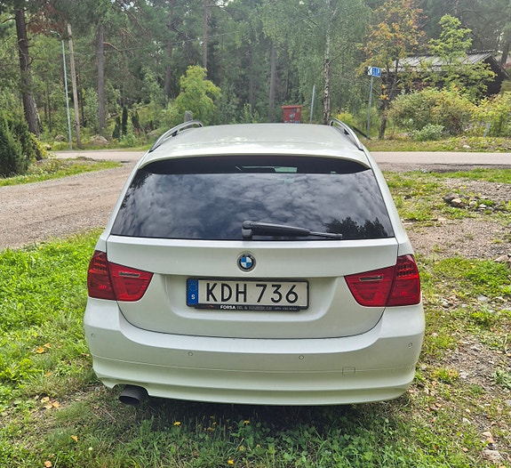 BMW 318i 4 of 9