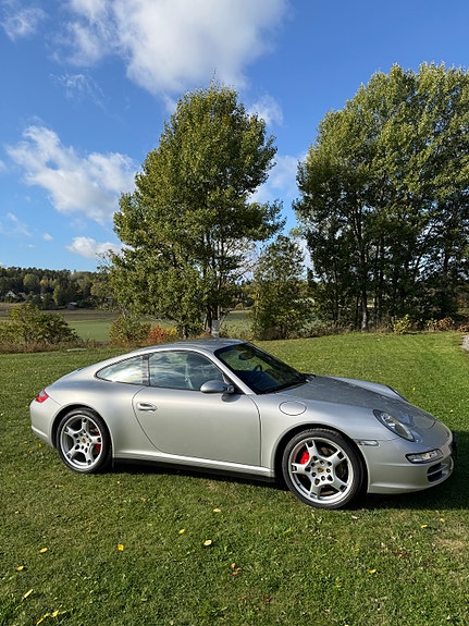 Porsche 911 Carrera 4S 3 of 19