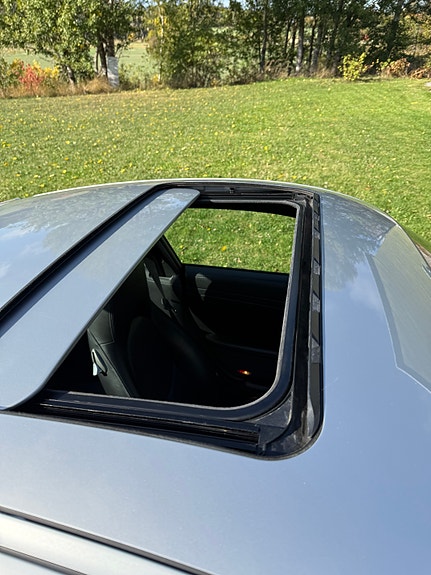 Porsche 911 Carrera 4S 10 of 19