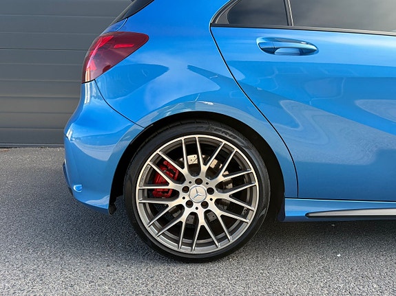 Mercedes-Benz A45 4 of 5