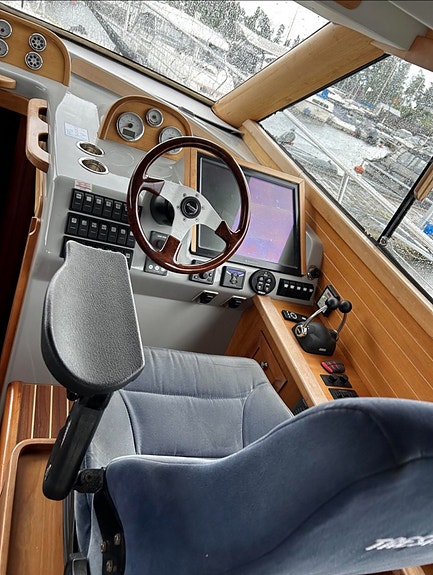 Uthyres Tresfjord 390 Atlantic, Flybridge 11 of 23