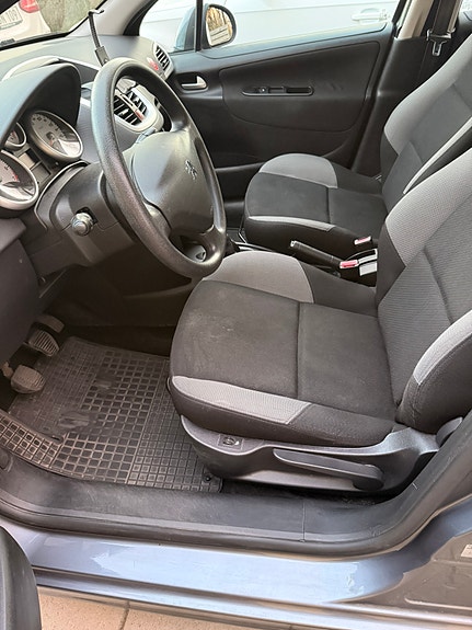Peugeot 207 11 of 16
