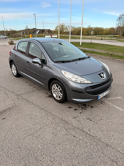 Peugeot 207 2 of 5