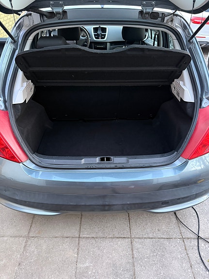 Peugeot 207 13 of 16