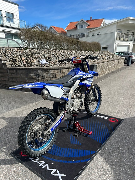 Yamaha Yzf 450 2 of 5