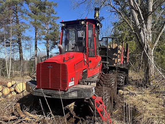 Komatsu 835