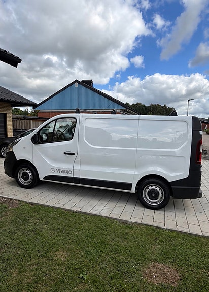 Opel Vivaro 2 of 7