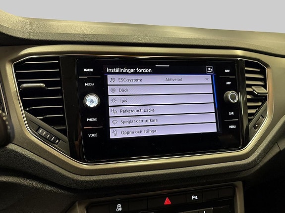 Volkswagen T-Roc 17 of 20