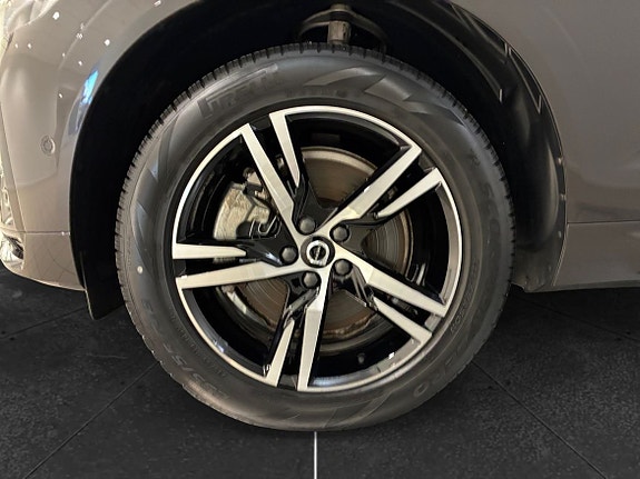Volvo XC60 10 of 16