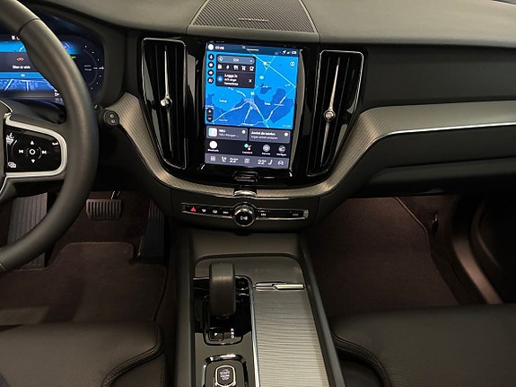 Volvo XC60 13 of 16