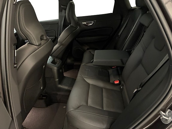 Volvo XC60 7 of 16