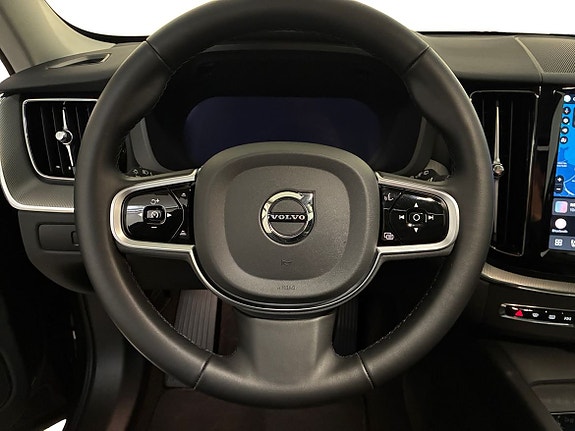 Volvo XC60 11 of 16