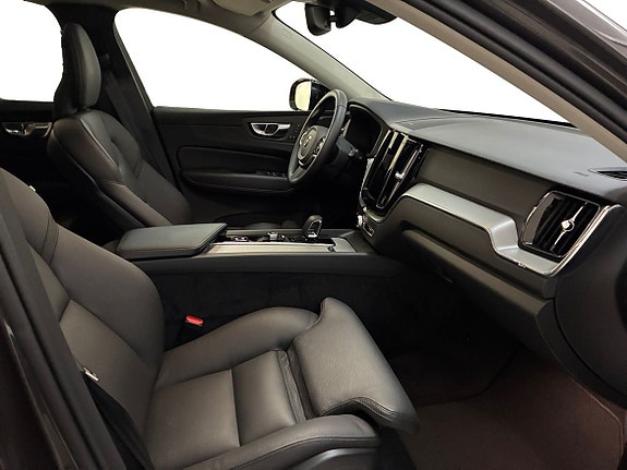 Volvo XC60 4 of 16