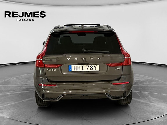 Volvo XC60 8 of 16