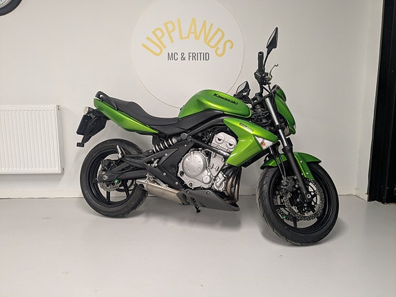 Kawasaki Er-6n ABS (endast 987 mil)