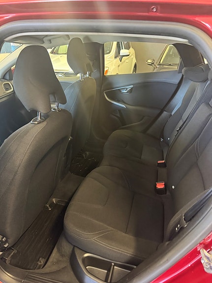 Volvo V40 6 of 13