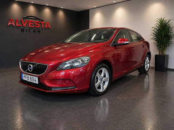 Volvo V40 3 of 13