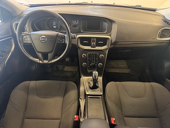 Volvo V40 9 of 13
