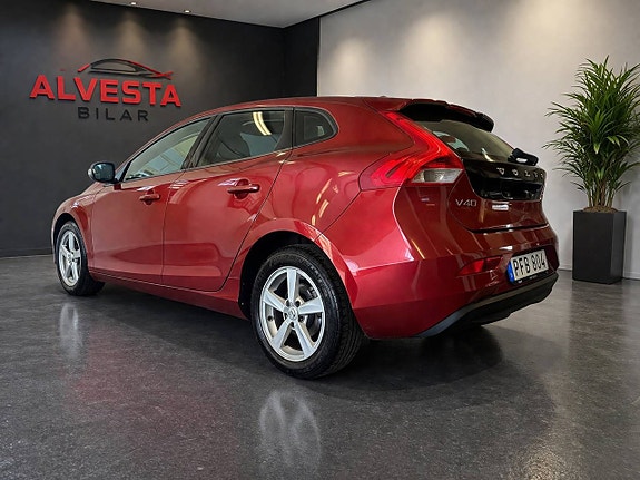 Volvo V40 4 of 13