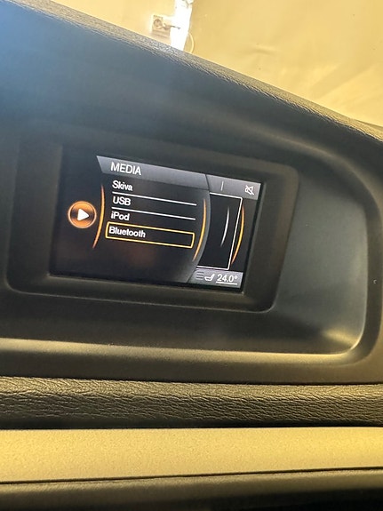 Volvo V40 12 of 13