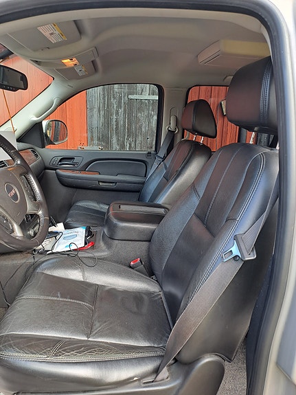GMC Yukon 8 of 12