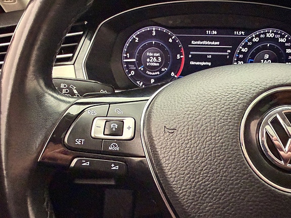 Volkswagen Passat 17 of 30