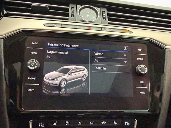 Volkswagen Passat 25 of 30